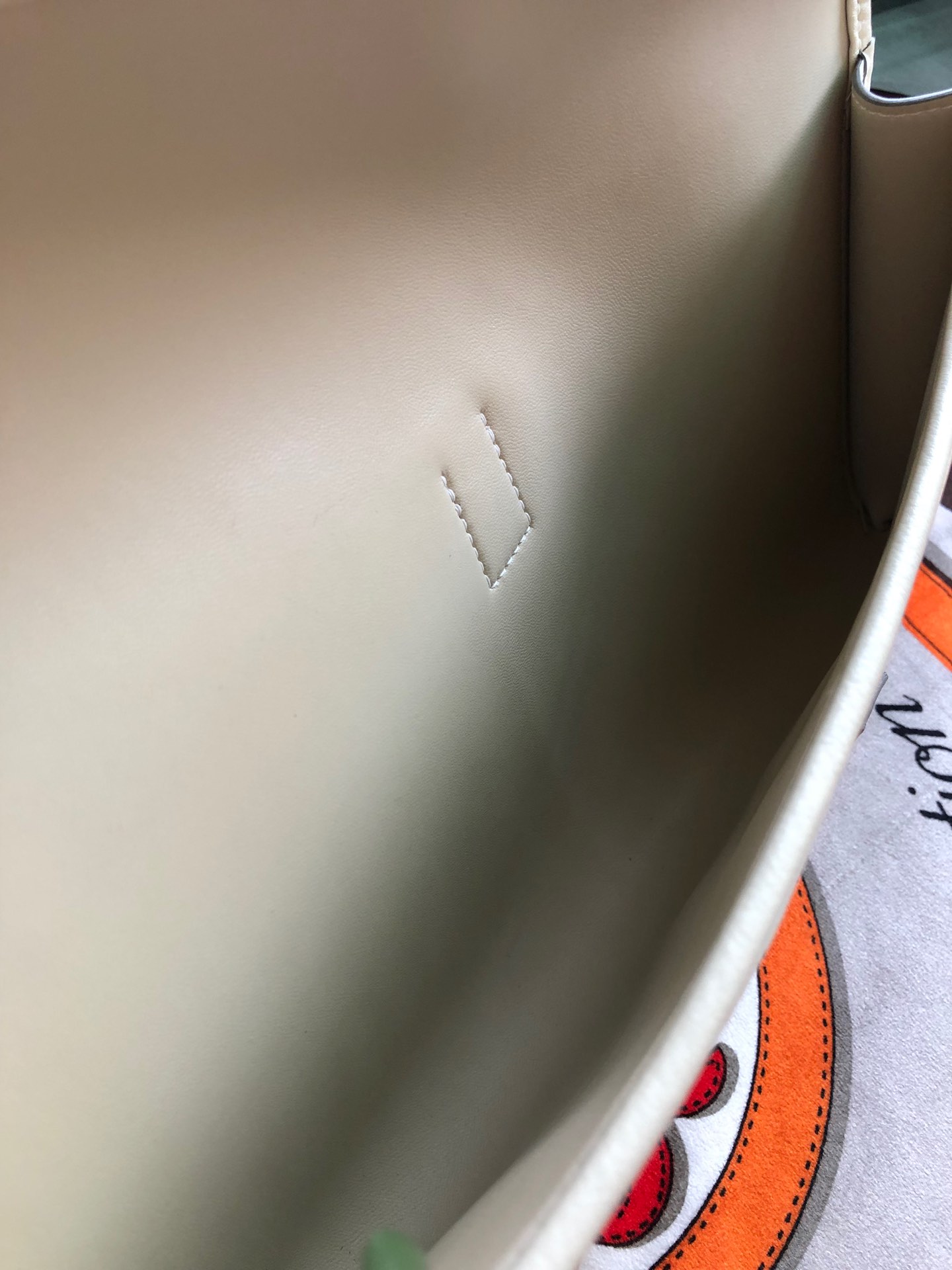 에르메스 지제 엘란29 나타 화이트 스위프트 송아지가죽